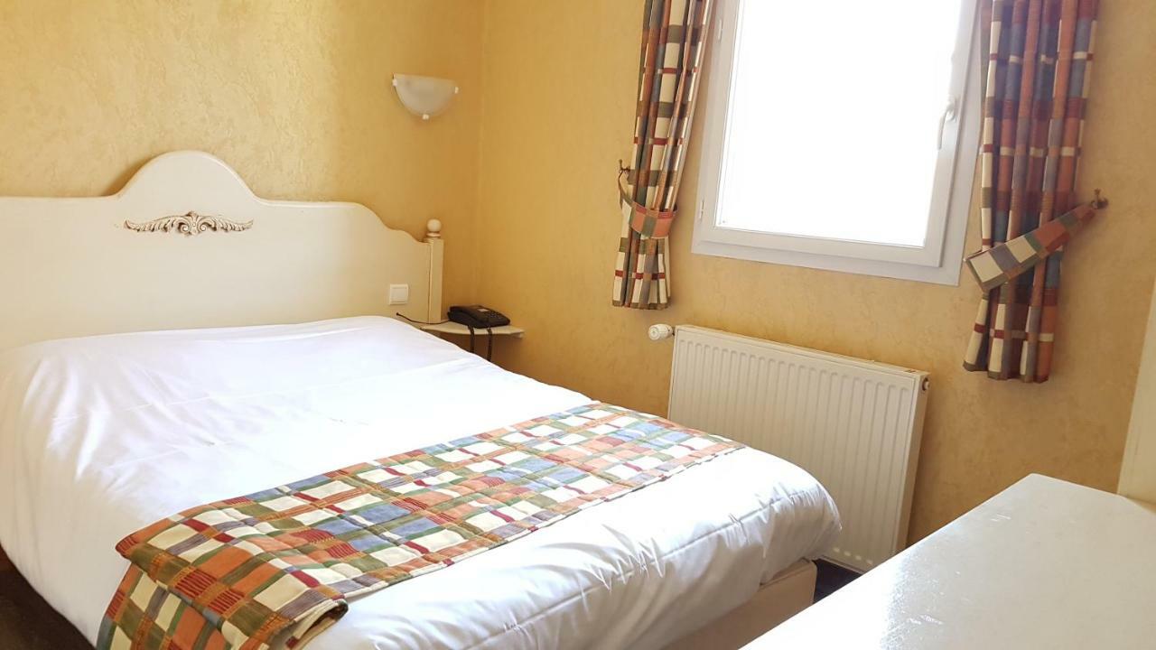 Hotel Au Lion D'Or Nogent-le-Rotrou Kültér fotó